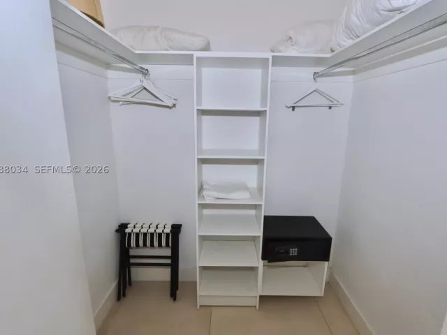 2-bedroom condo for sale in Hollywood - 4111 S Ocean Dr UPH8 - MondialRealty