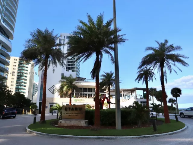 2-bedroom condo for sale in Hollywood - 4111 S Ocean Dr UPH8 - MondialRealty