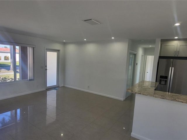 Home for rent at 1016 NE 5th St 0 - photo 7523255