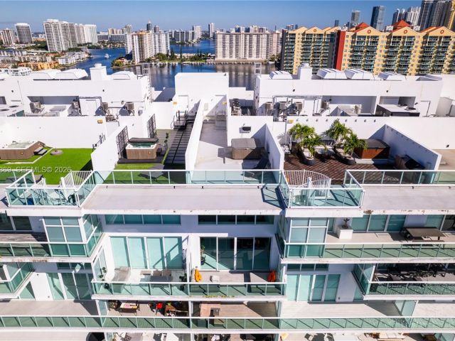 Apartment for rent  Unit #2019 - photo 7523728