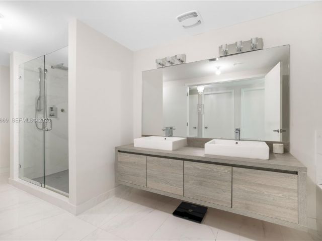 Apartment for rent  Unit #2019 - photo 7523736