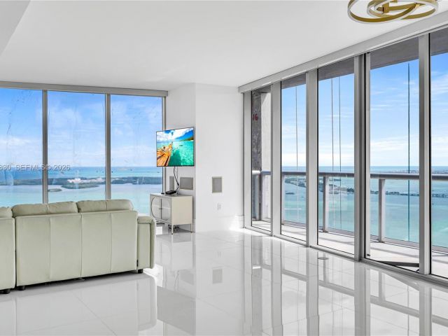 Apartment for rent  Unit #5601 - photo 7524423