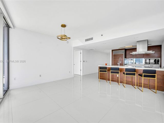 Apartment for rent  Unit #5601 - photo 7524430