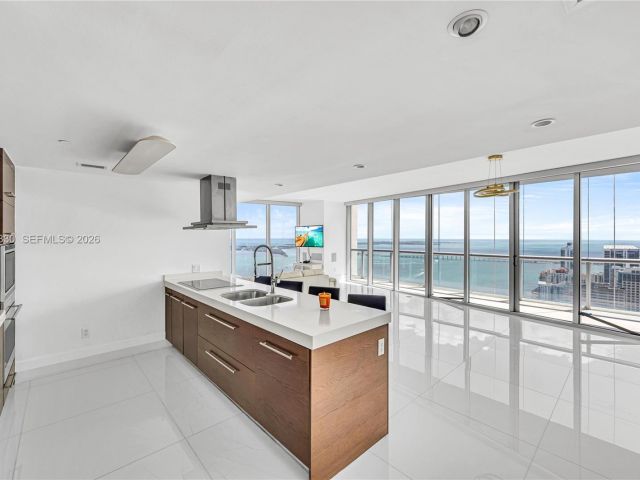 Apartment for rent  Unit #5601 - photo 7524431