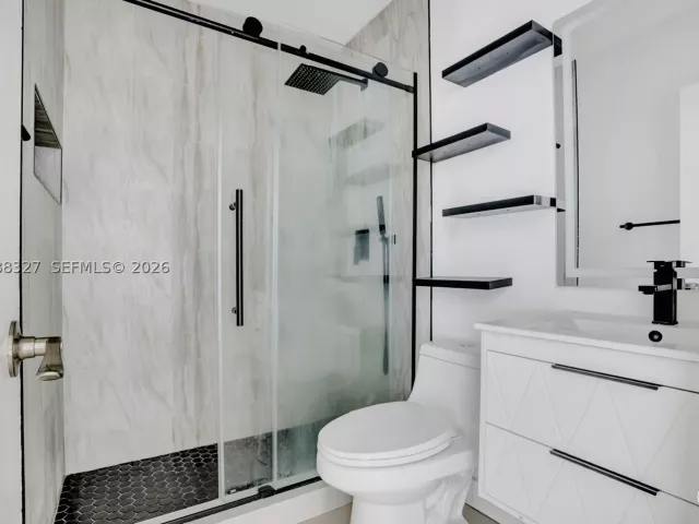 4-bedroom home for sale in Miami - 14520 Carver Drive - MondialRealty