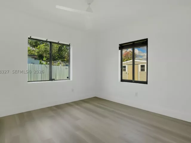 4-bedroom home for sale in Miami - 14520 Carver Drive - MondialRealty