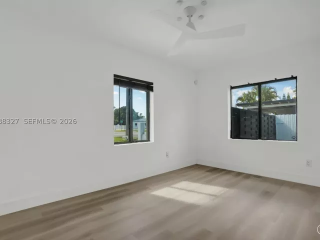 4-bedroom home for sale in Miami - 14520 Carver Drive - MondialRealty