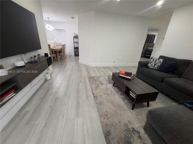 Home for rent at 660 SW 30th Ter 0 - photo 7522990