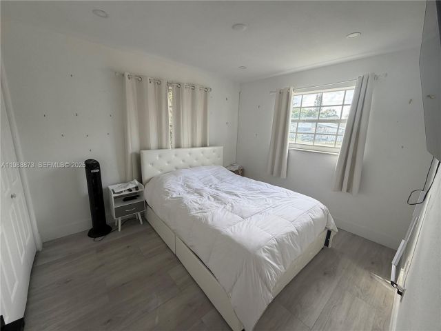 Home for rent at 660 SW 30th Ter 0 - photo 7522997