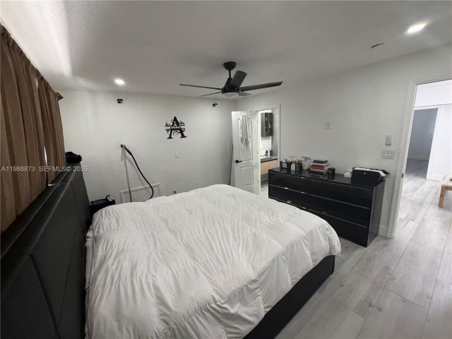 Home for rent at 660 SW 30th Ter 0 - photo 7523001