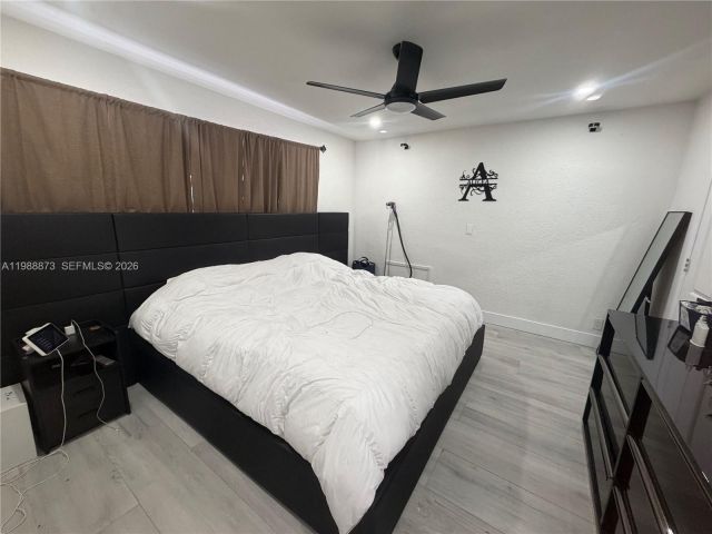 Home for rent at 660 SW 30th Ter 0 - photo 7523008