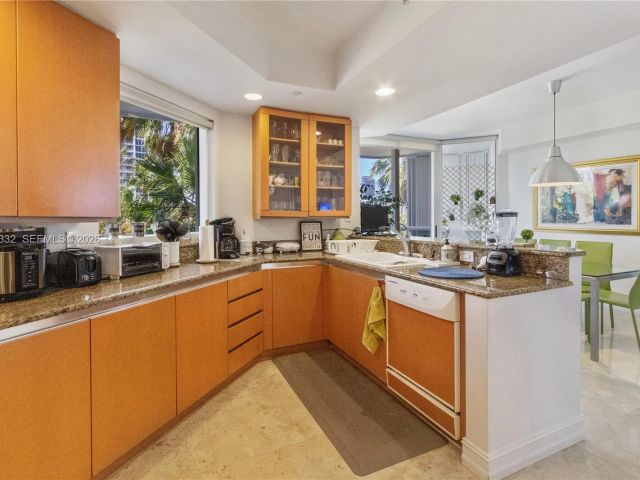 Apartment for sale  Unit #604 - photo 7526640