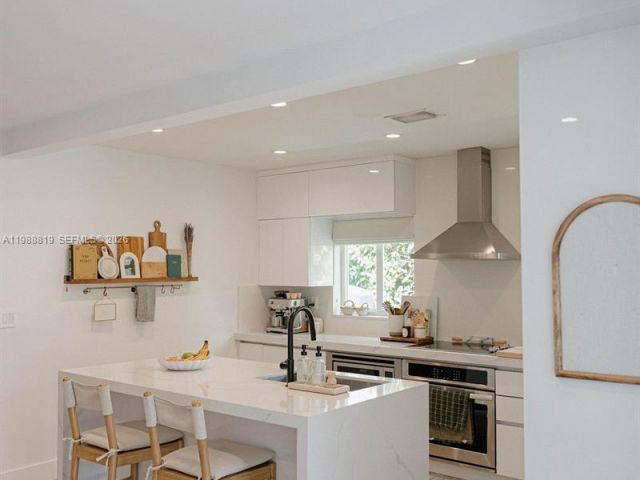 Home for sale at 3205 SW 68th Ave - photo 7523316