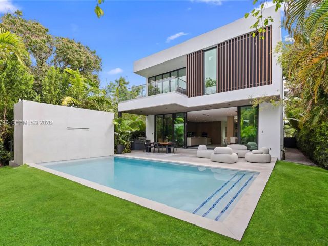 Home for sale at 4534 Sheridan Ave - photo 7523363