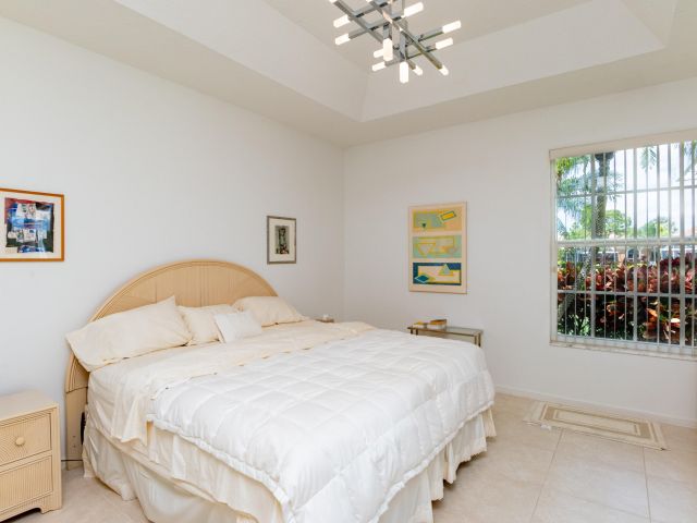 3-bedroom home for sale in West Palm Beach - 8367 Quail Meadow Way - MondialRealty