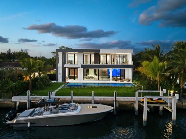 Home for rent at 493 Holiday Dr - photo 7525283