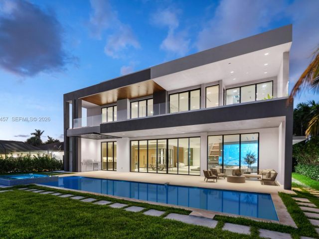 Home for rent at 493 Holiday Dr - photo 7525286