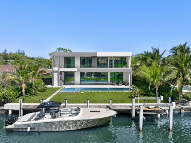 Home for rent at 493 Holiday Dr - photo 7525287