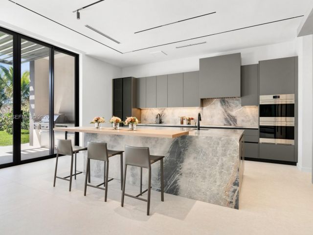 Home for rent at 493 Holiday Dr - photo 7525296