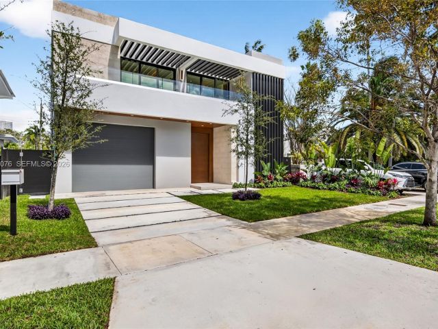 Home for sale at 609 SW 24th Rd - photo 7523342