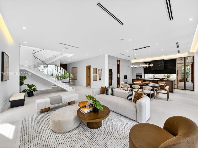 Home for sale at 609 SW 24th Rd - photo 7523349