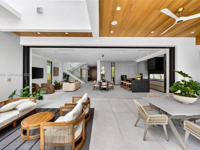 Home for sale at 609 SW 24th Rd - photo 7523355