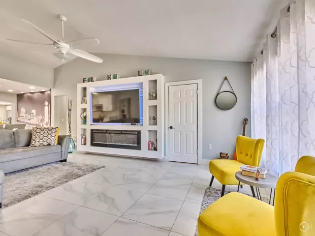 3-bedroom home for sale in Boca Raton - 9020 SW 8th Street - MondialRealty