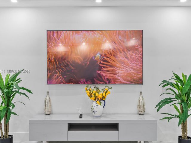 Home for rent at 1247 Jackson St - photo 7524073