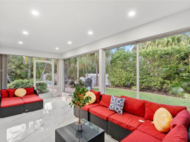 Home for rent at 1247 Jackson St - photo 7524079