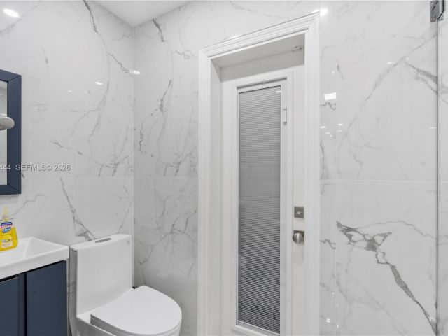 Home for rent at 1247 Jackson St - photo 7524083