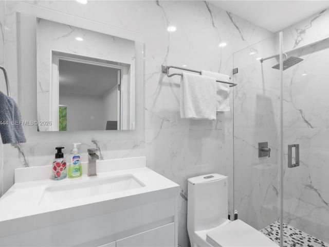 Home for rent at 1247 Jackson St - photo 7524086