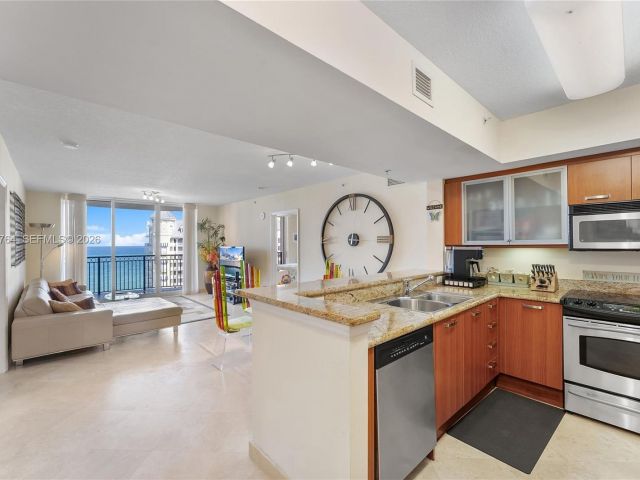 Apartment for sale  Unit #1106 - photo 7526472