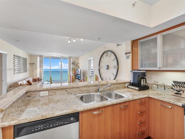 Apartment for sale  Unit #1106 - photo 7526475