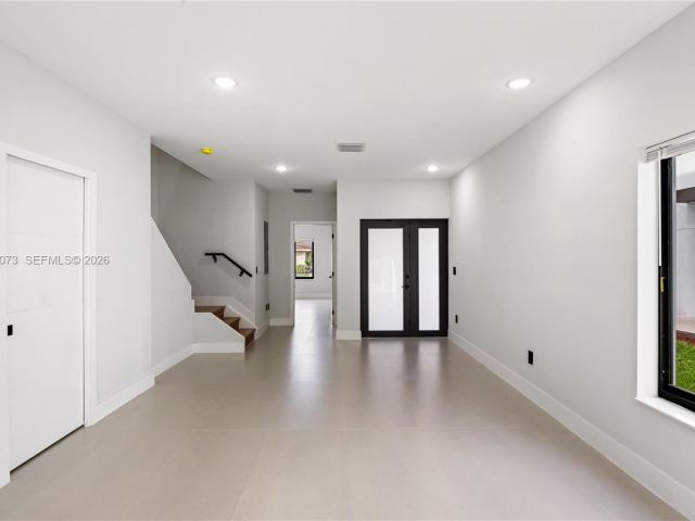 Home for rent at 122 NW 5th Ave - photo 7524739