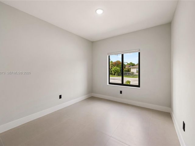 Home for rent at 122 NW 5th Ave - photo 7524741