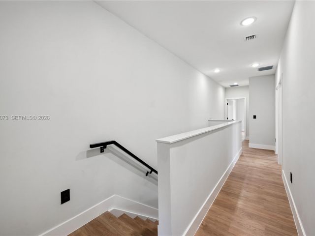 Home for rent at 122 NW 5th Ave - photo 7524745