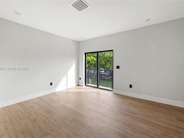 Home for rent at 122 NW 5th Ave - photo 7524746