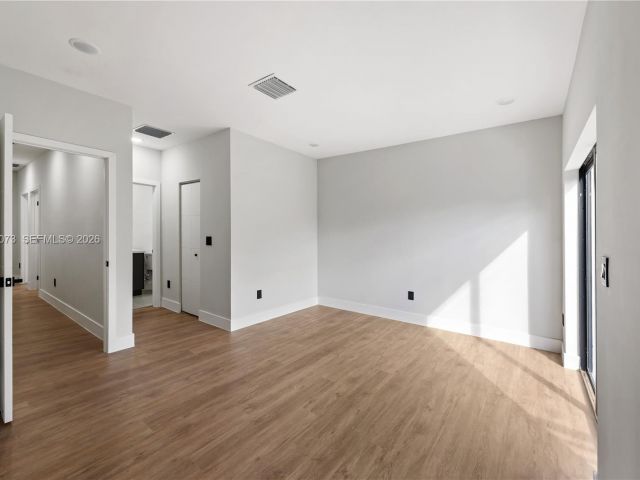 Home for rent at 122 NW 5th Ave - photo 7524747