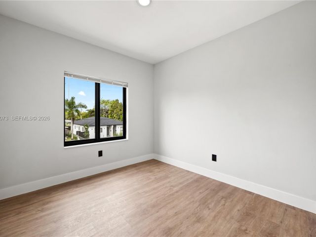 Home for rent at 122 NW 5th Ave - photo 7524751