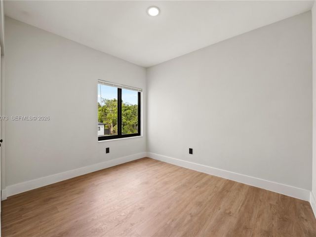 Home for rent at 122 NW 5th Ave - photo 7524752
