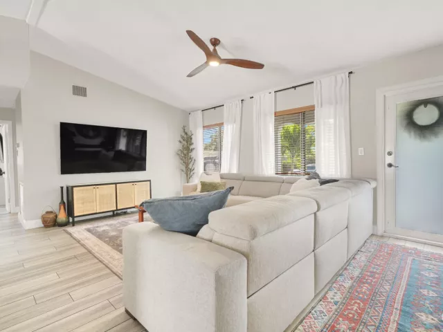 3-bedroom home for sale in Wilton Manors - 2824 NW 6th Avenue - MondialRealty