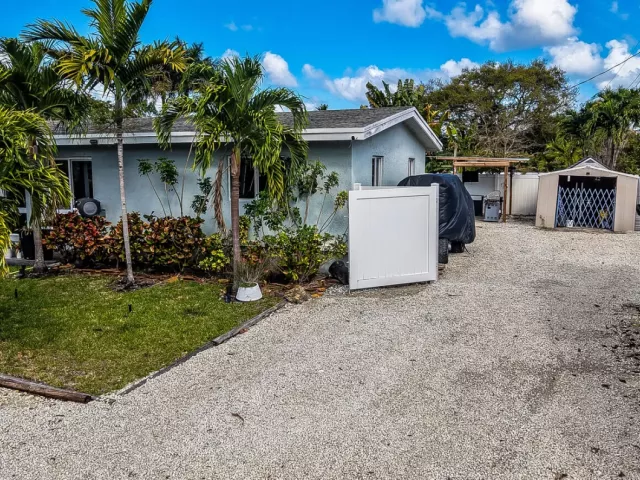 3-bedroom home for sale in Wilton Manors - 2824 NW 6th Avenue - MondialRealty