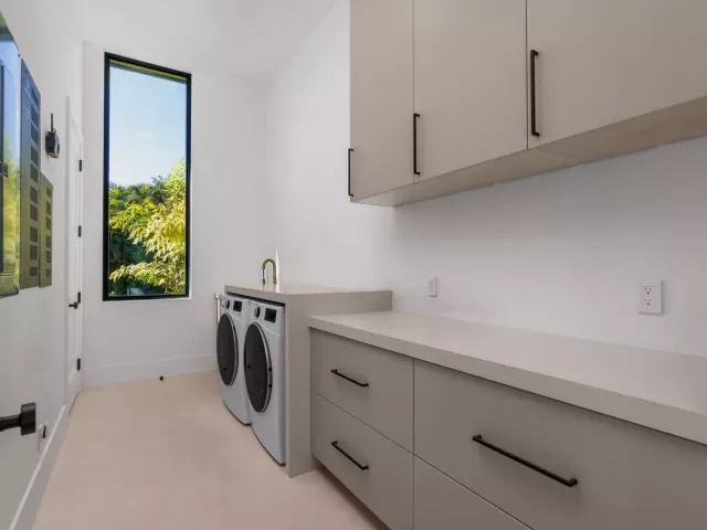 6-bedroom home for sale in Delray Beach - 10468 El Caballo Court - MondialRealty