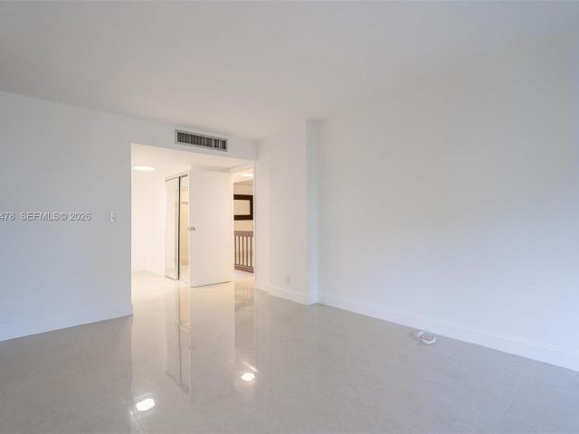 Home for rent at 20347 W Country Club Dr TH15 - photo 7525924