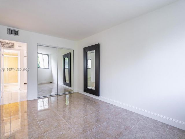 Home for rent at 20347 W Country Club Dr TH15 - photo 7525927