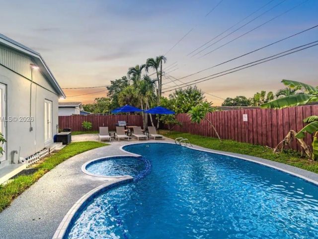 Home for sale at 3161 Riverland Rd - photo 7529952