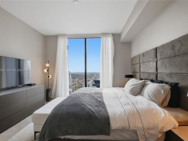 Apartment for sale  Unit #2404 - photo 7533689