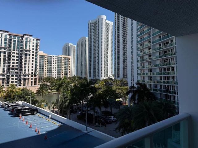 Apartment for rent  Unit #528 - photo 7527588