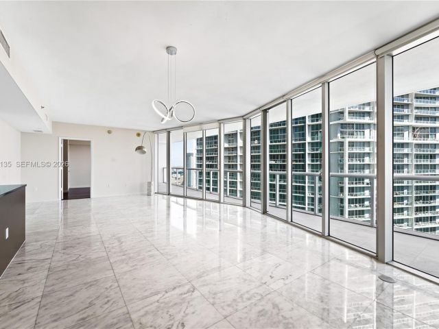 Apartment for rent  Unit #3904 - photo 7527444