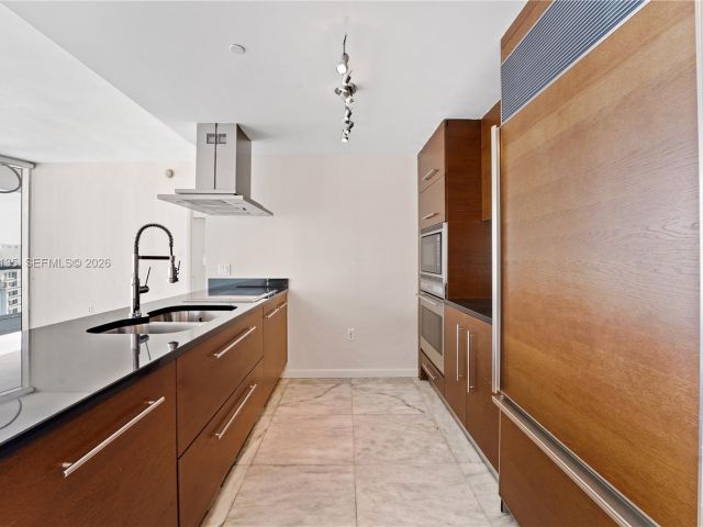 Apartment for rent  Unit #3904 - photo 7527445